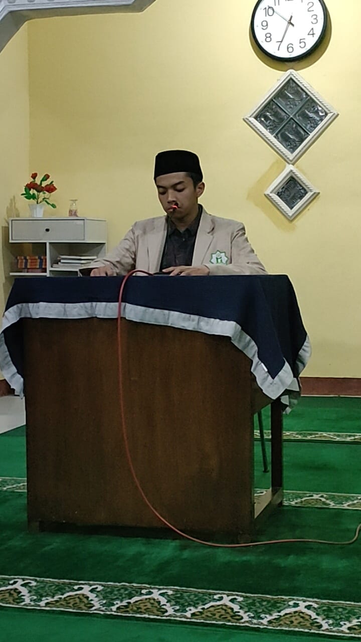 Praktik Kependidikan dan Khidmah Jam’iyyah (PKKJ) Santri Kelas 3 Mu’allimin Pesantren Persis 27 Situaksan Bandung Pendidikan Khusus Tafaqquh fid Din Berbasis Adab Islam. 2